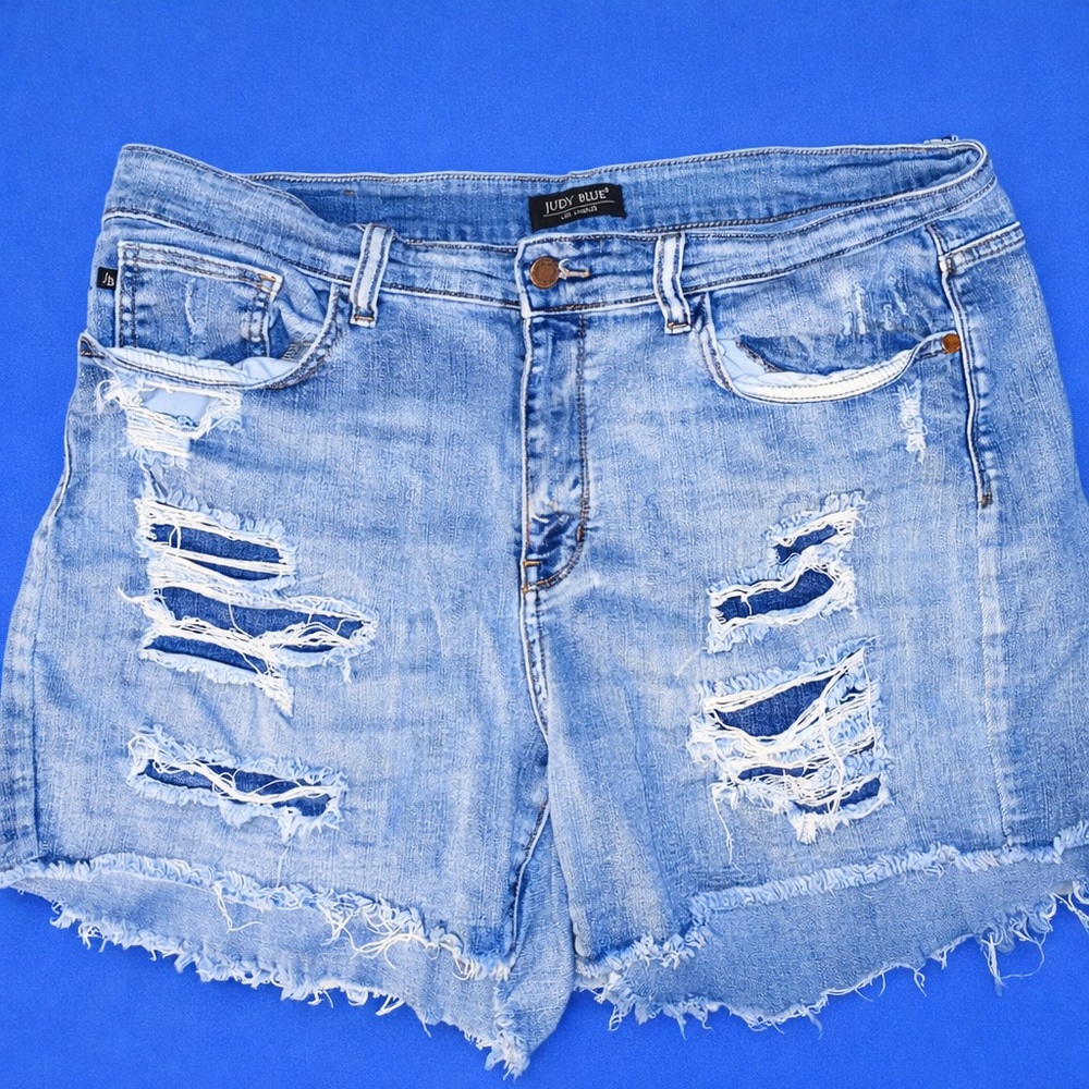 Judy Blue Women's Ripped Jean Shorts - Light Blue